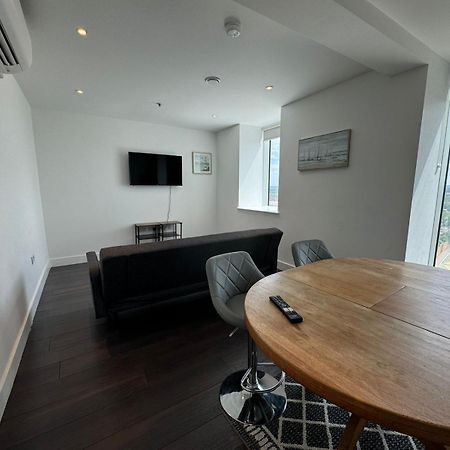 Cozy One Bedroom Flat 20 Mins Central London Bp142 ภายนอก รูปภาพ