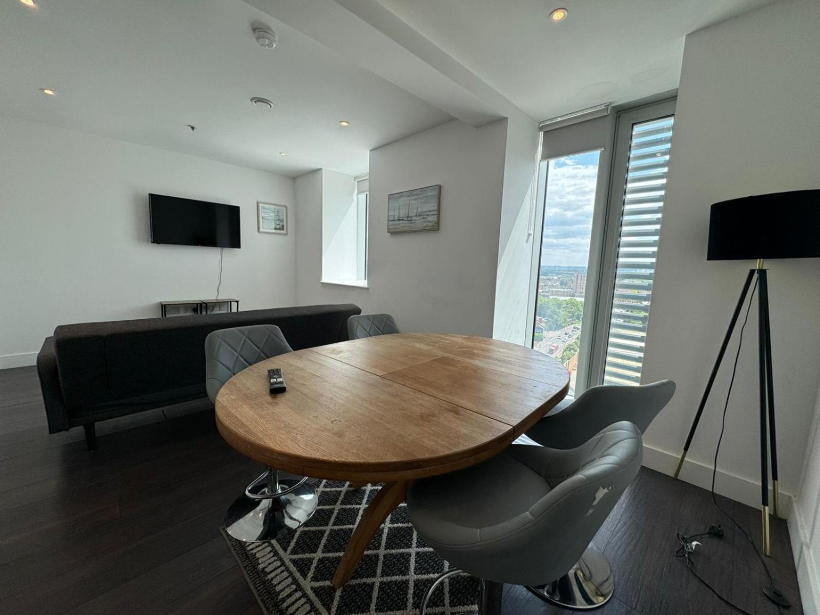 Cozy One Bedroom Flat 20 Mins Central London Bp142 ภายนอก รูปภาพ